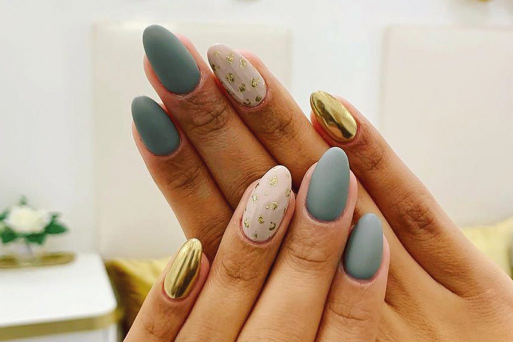 BEAUTY BAR